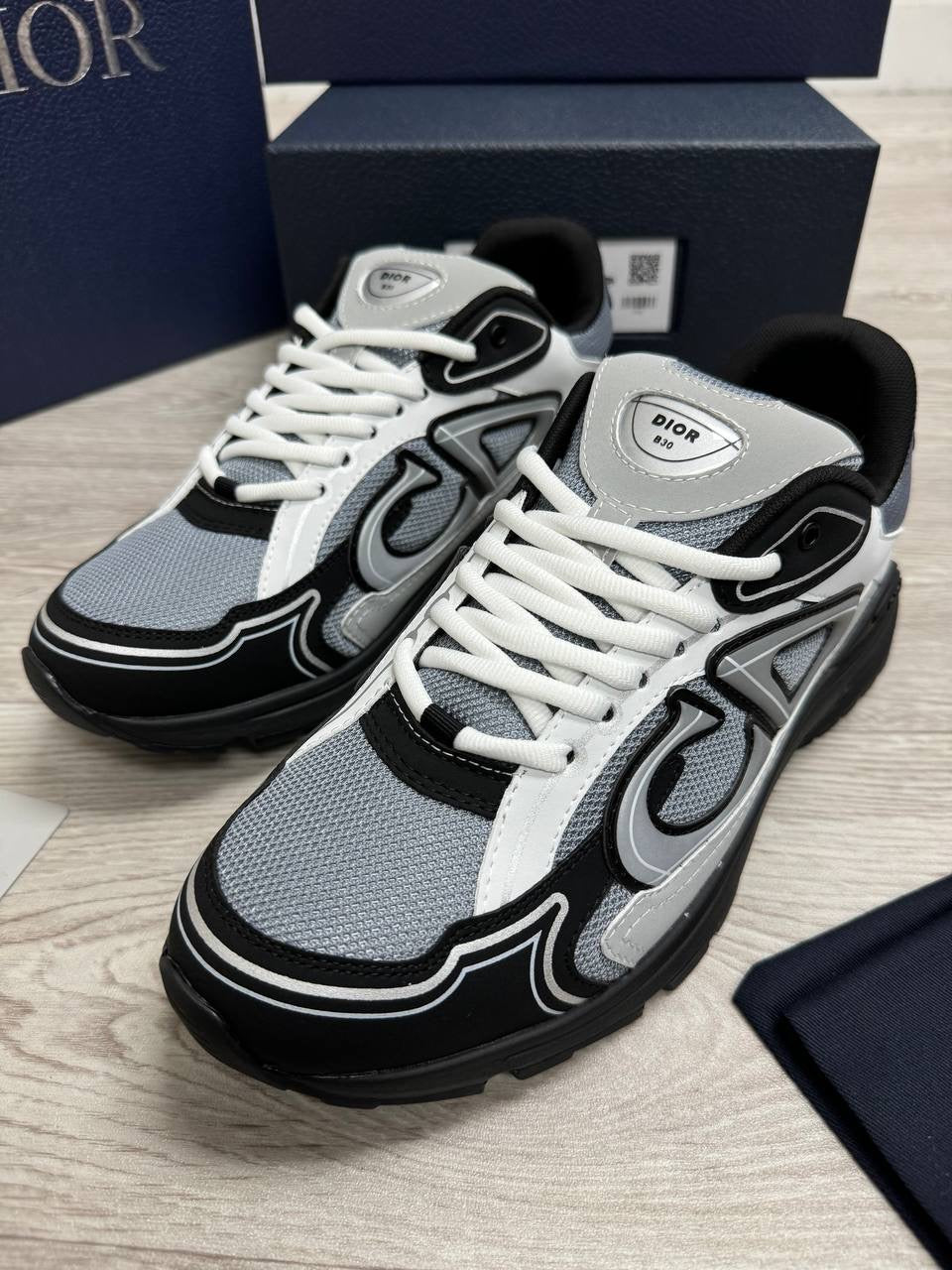 D B30 Blue Grey Black
